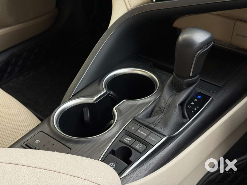 Toyota Camry 2.5 Hybrid, 2024, Petrol