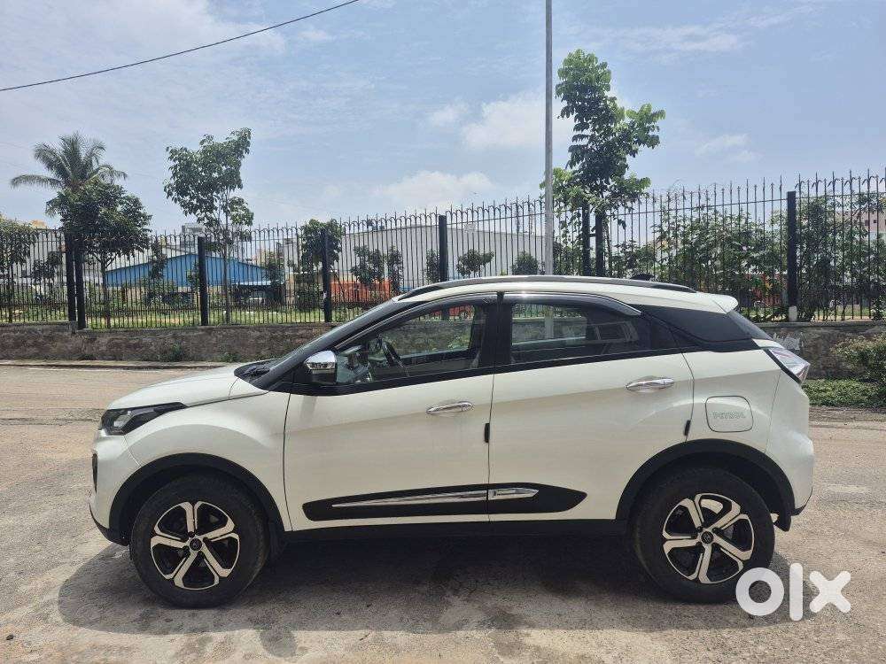 Tata Nexon 1.2 Revotron Xza Plus (l), 2023, Petrol