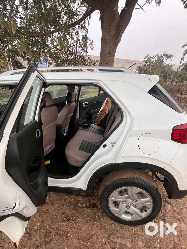 Hyundai Venue 2020 Petrol Well Maintained