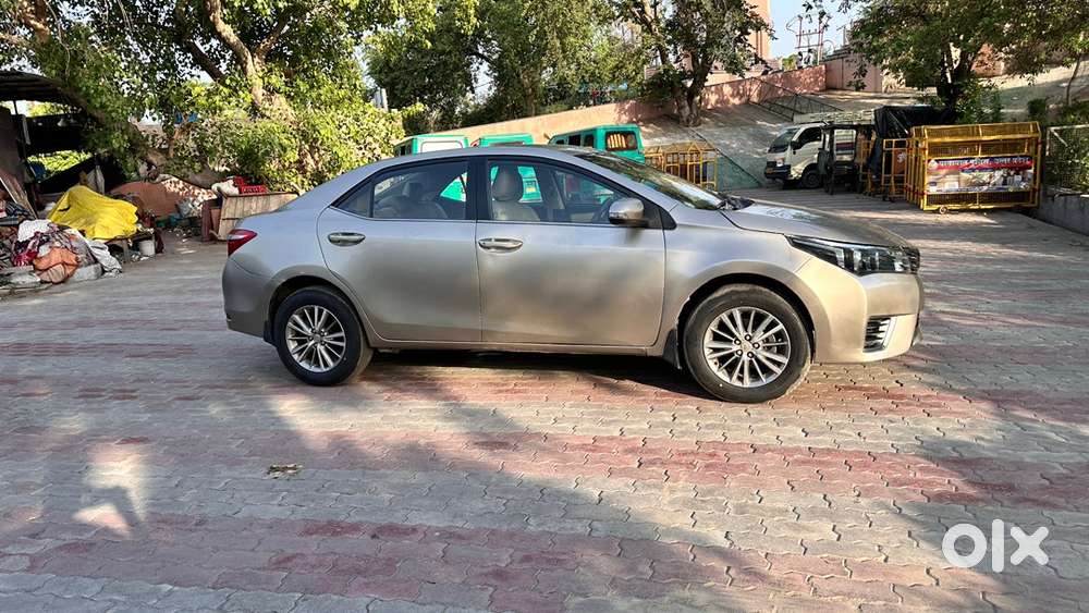 Toyota Corolla Altis Diesel 2015 (push Button Start )