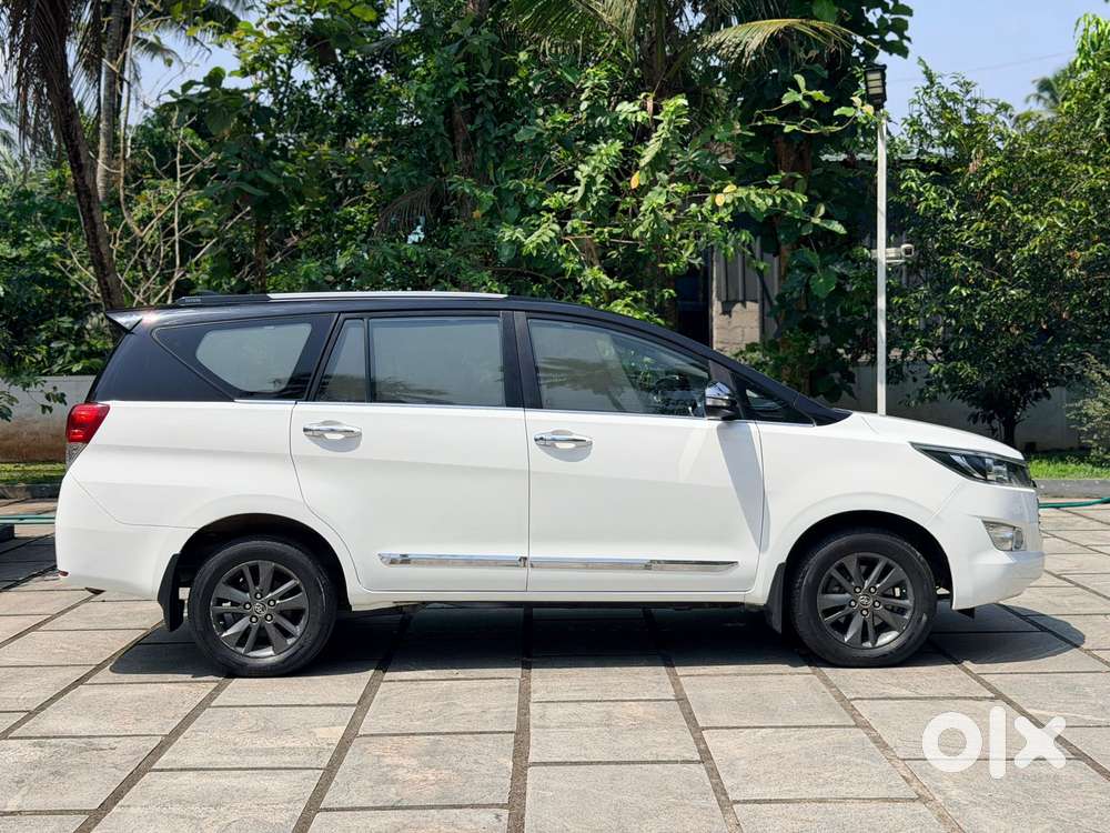 Toyota Innova Crysta 2.8 Gx At 7 Str, 2016, Diesel