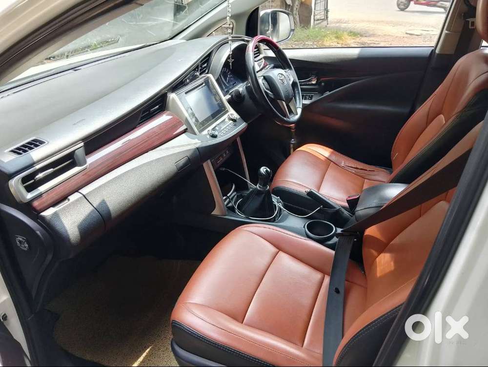 Toyota Innova Crysta 2016 2.4 Vx Mt 8 Str Diesel Manual Single Owner