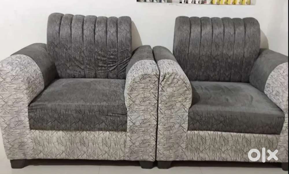 Yah ek sofa set hai