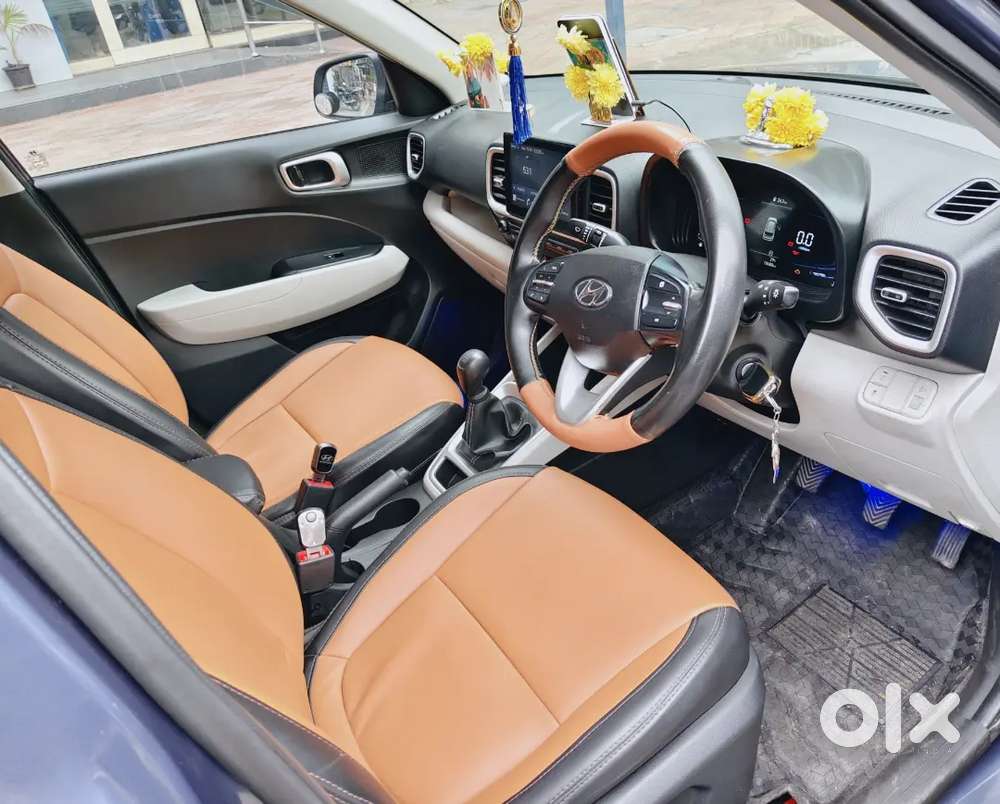 Hyundai Venue 2023 Petrol 18868 Km Driven