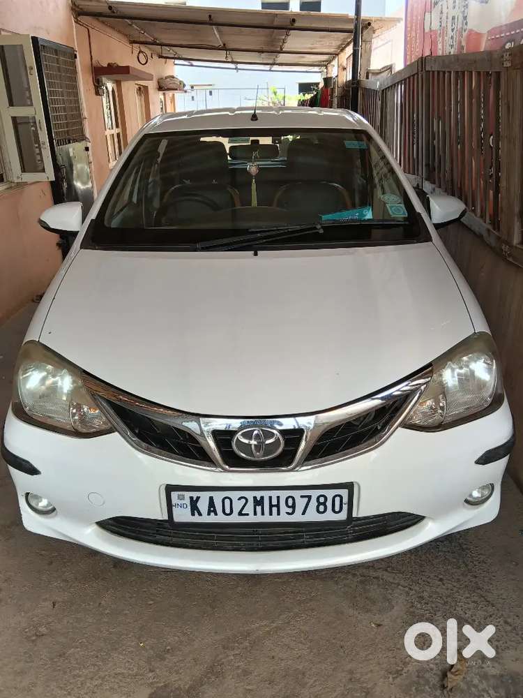 Toyota Etios Liva 1.2 V 2013
