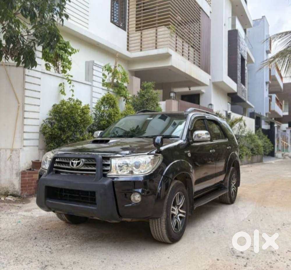 Toyota Fortuner 3.0 4x4 Manual, 2011, Diesel
