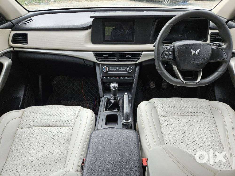Mahindra Xuv700 2.2 Mx Diesel Mt 5 Str, 2023, Diesel