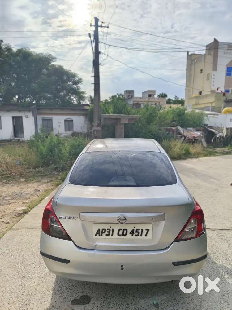 Nissan Sunny Petrol Car 2013