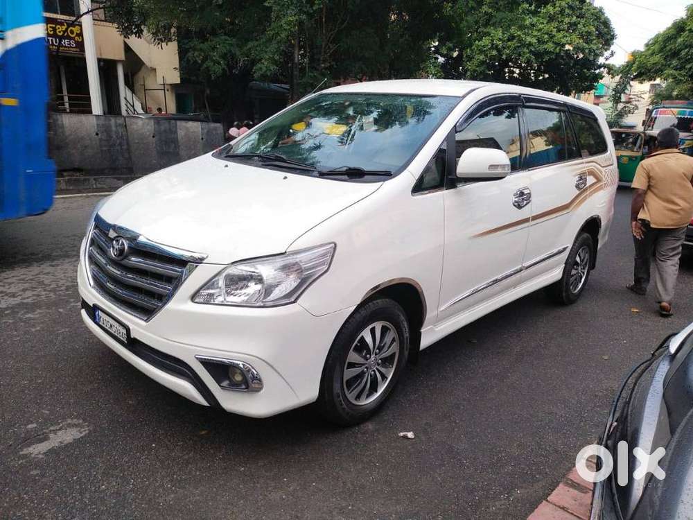 Toyota Innova 2.5 Zx 7 Str Bs-iv, 2015, Diesel