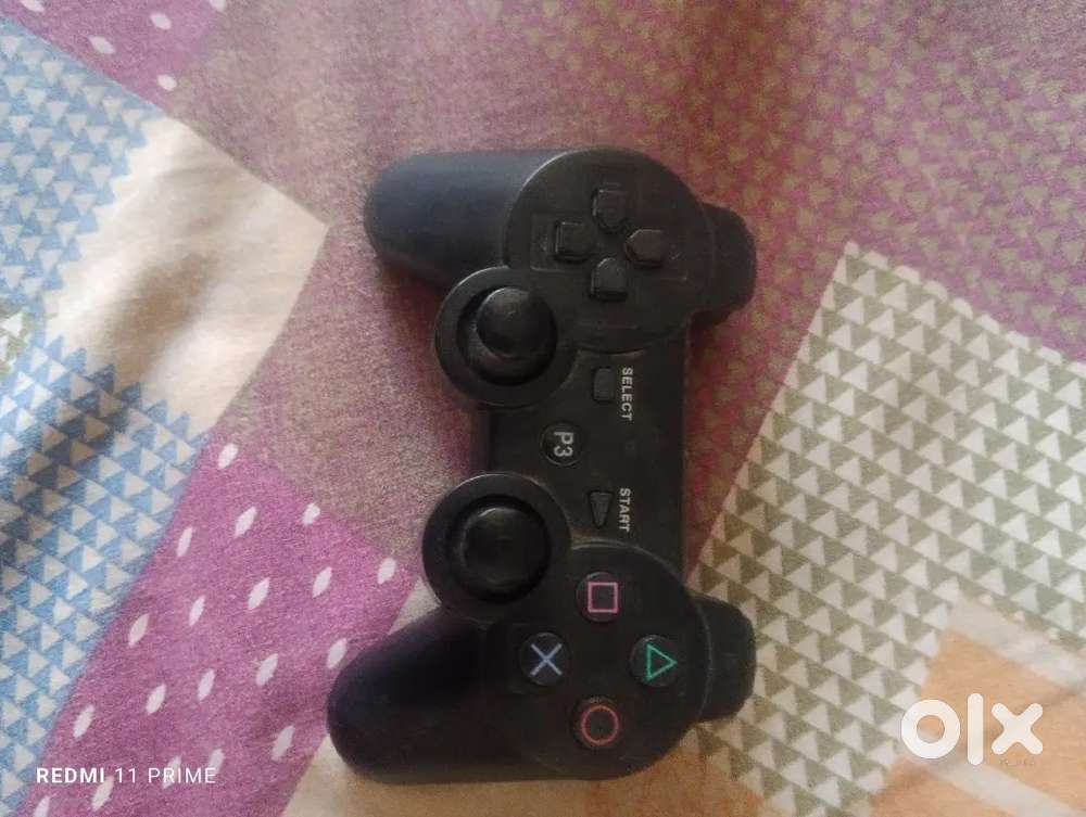 fake Dualshock 3 with charging cable
