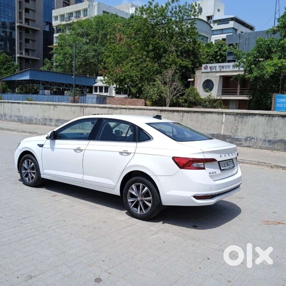 Skoda Slavia Style 1.0l Tsi At, 2022, Petrol
