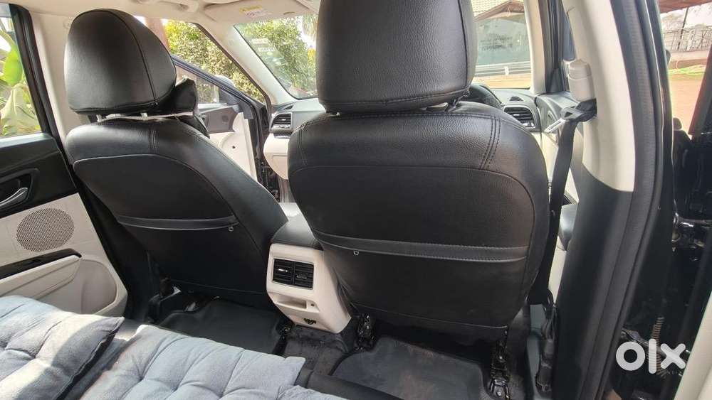 Mahindra Car Petrol 2025