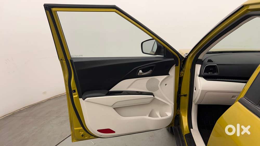 Mahindra Xuv 3xo Ax5l 1.2 Petrol At, 2024, Petrol