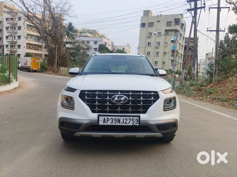 Hyundai Venue 1.2 S (o), 2022, Petrol