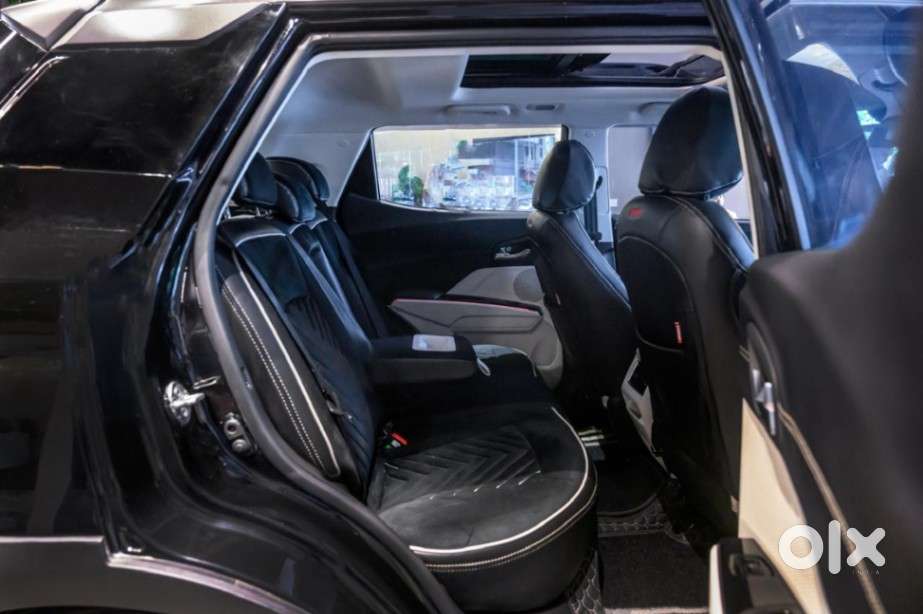 Mahindra Xuv 3xo Ax7l 1.2 Petrol At (pg), 2024, Petrol