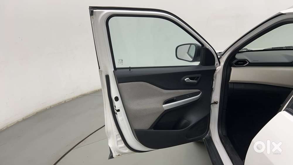 Nissan Magnite 1.0 Xv Turbo Cvt, 2022, Petrol