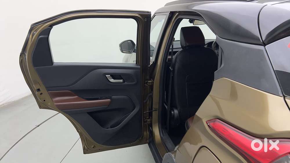Tata Punch 1.2 Revotron Creative Amt Dual Tone, 2022, Petrol