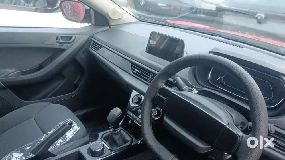 Tata Nexon Smart Plus S 2024