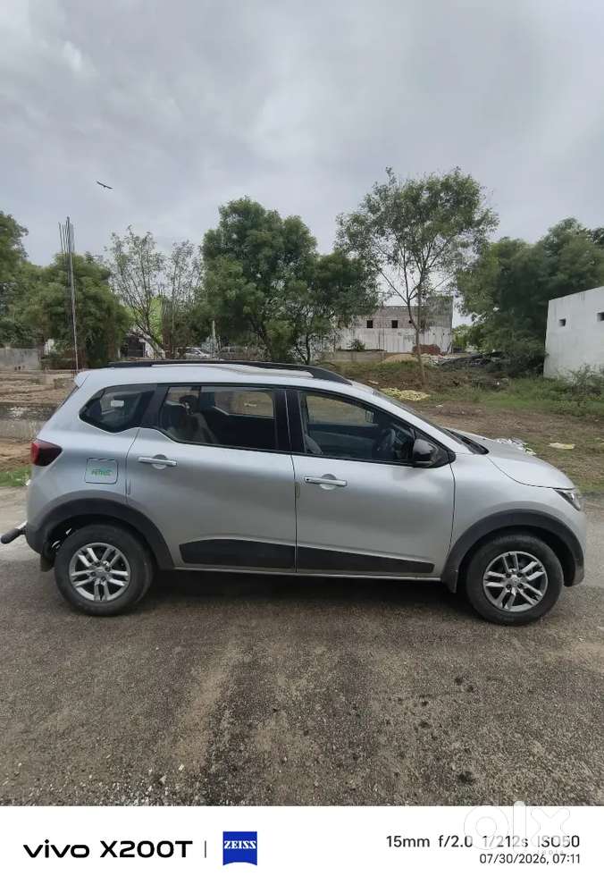 Renault Triber 1.0 Rxt 2023 Model