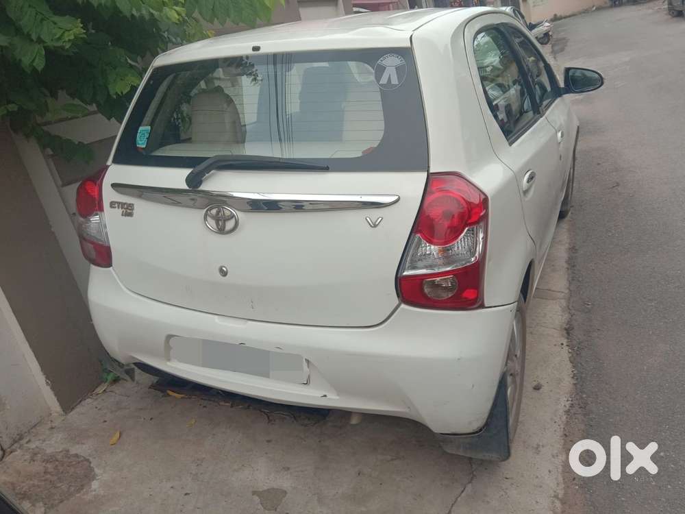 Toyota Etios V, 2013, Petrol