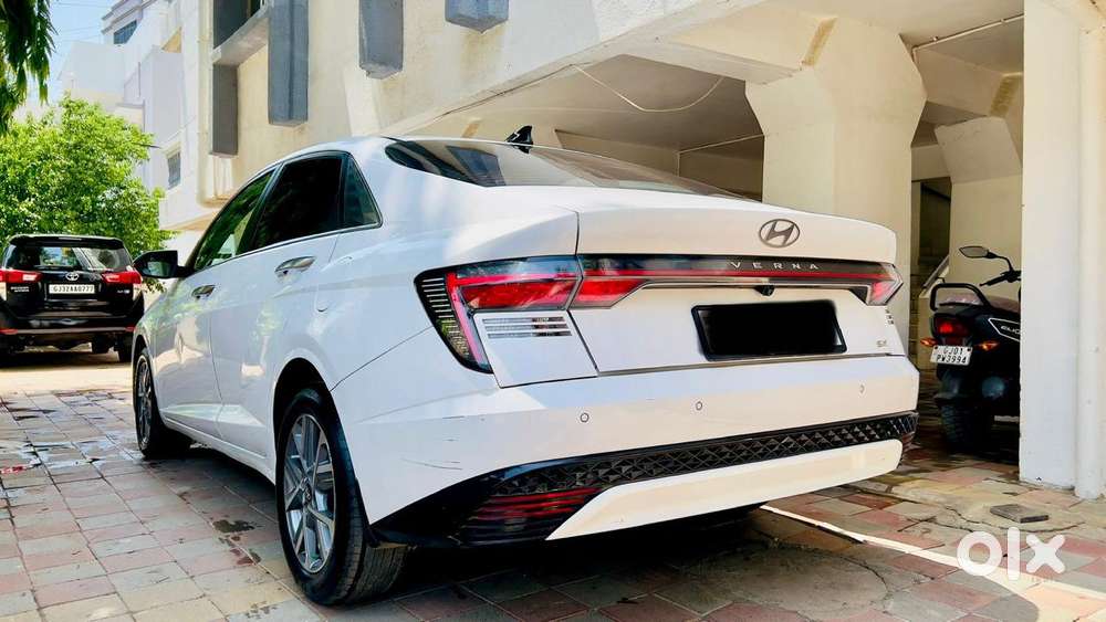 Hyundai Verna 1.5 Sx (o) Vtvt, 2023, Petrol