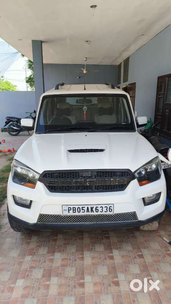 Mahindra Scorpio 2017 Diesel 79000 Km Driven Aal Good