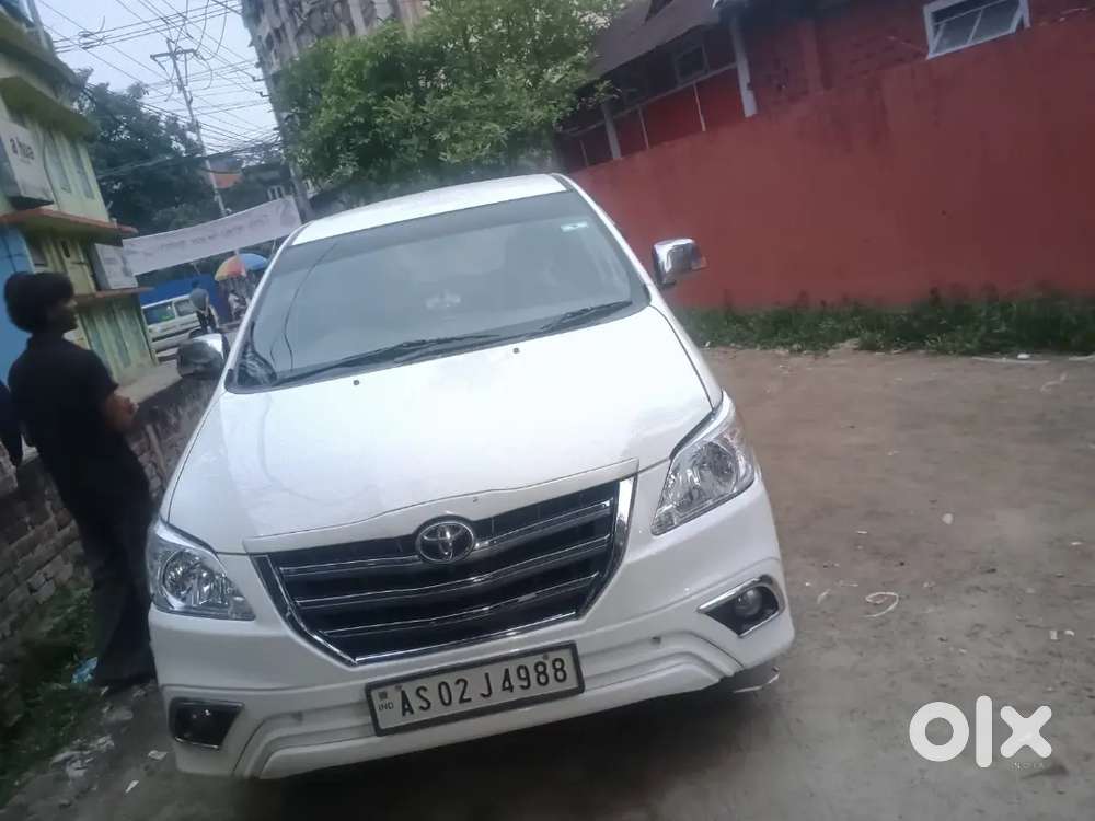 Toyota Innova 2012, 2.5g 7-seater