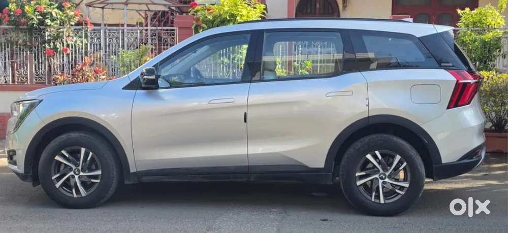 Mahindra Xuv700 2.0 Ax 5 Petrol At Str, 2022, Petrol