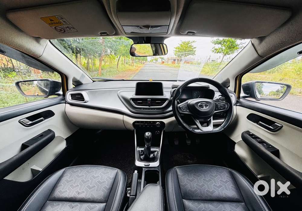 Tata Altroz, 2022, Petrol