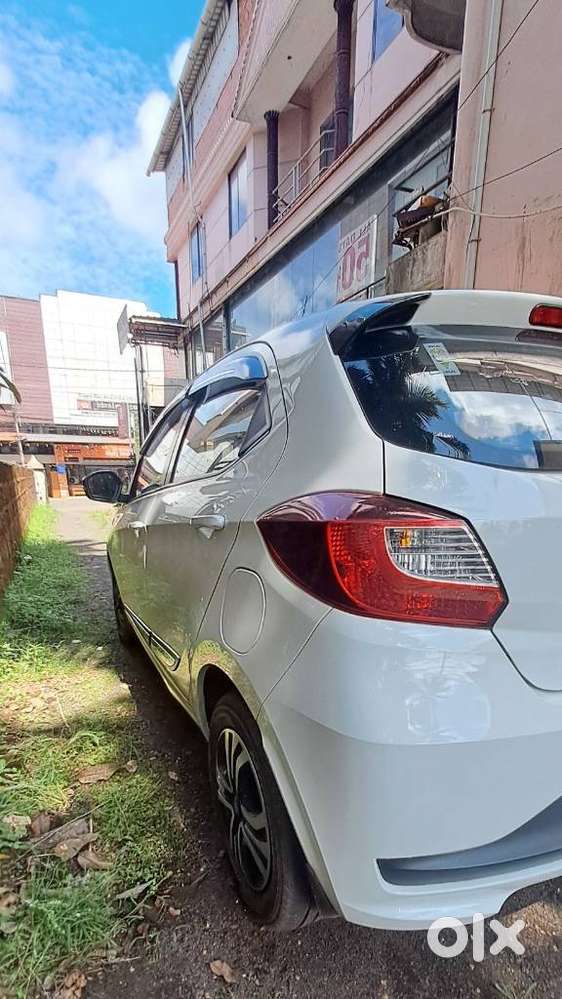 Tata Tiago 1.2 Revotron Xt (o), 2024, Petrol
