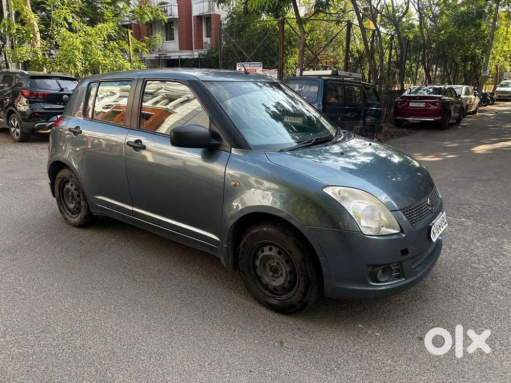 Maruti Suzuki Swift Vxi + Manual, 2011, Petrol