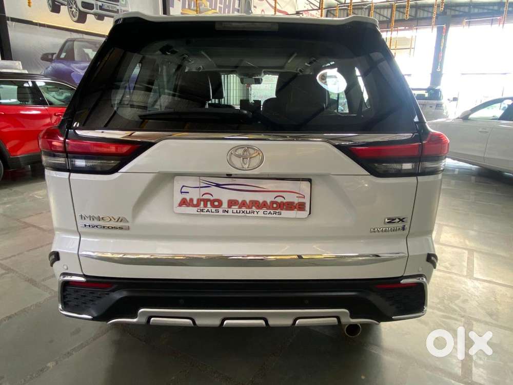 Toyota Innova Hycross 2.0 Zx Hybrid 7 Str, 2025, Petrol