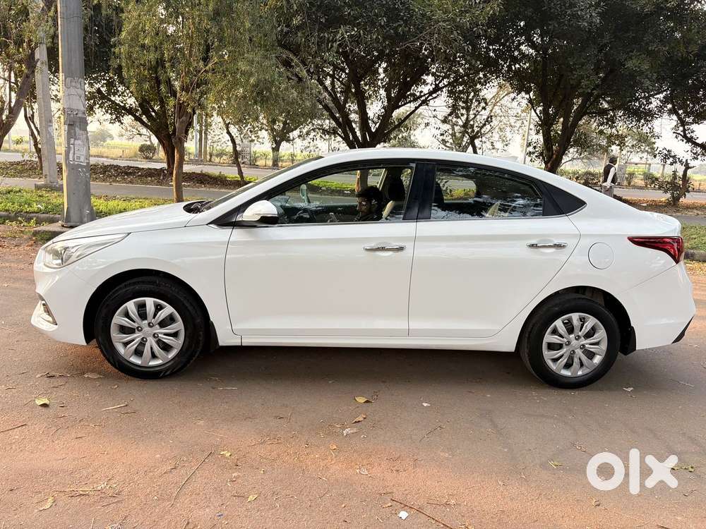 Hyundai Verna 1.6 Ex Vtvt, 2018, Petrol