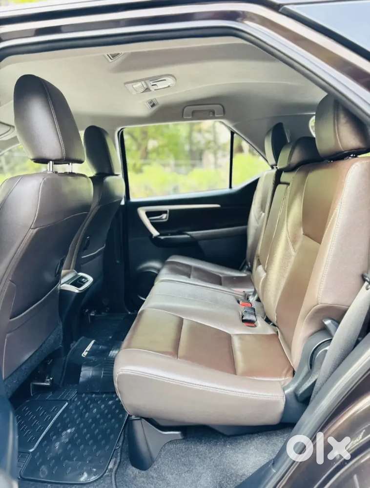 Toyota Fortuner Legender