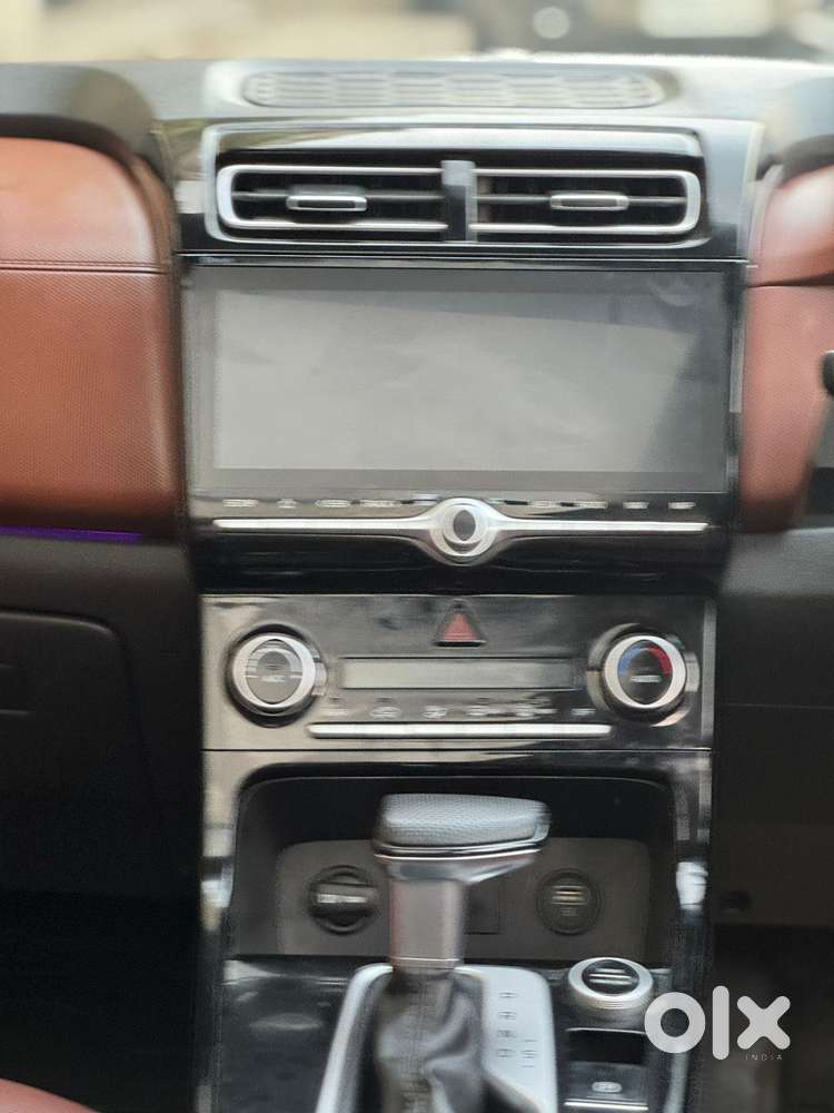 Hyundai Alcazar 2.0 Signature (o) Petrol At 6 Str Dual Tone, 2022, P..