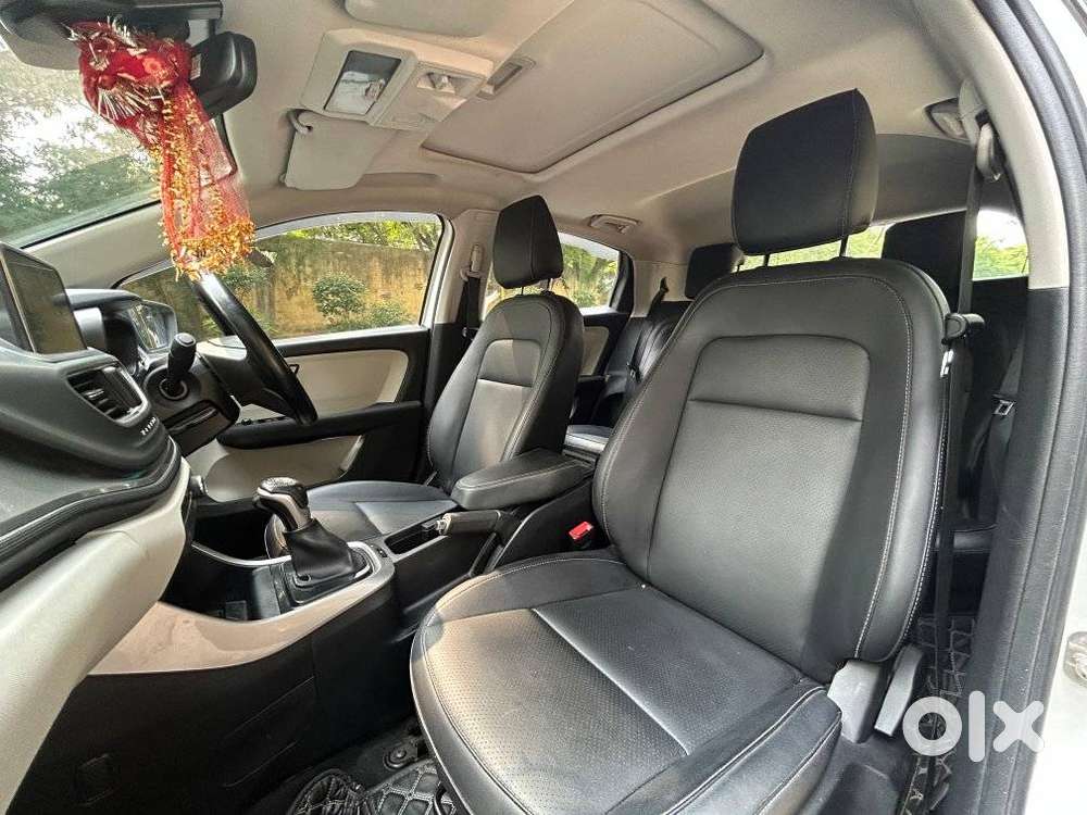 Tata Altroz 1.2 Xz (o), 2023, Petrol