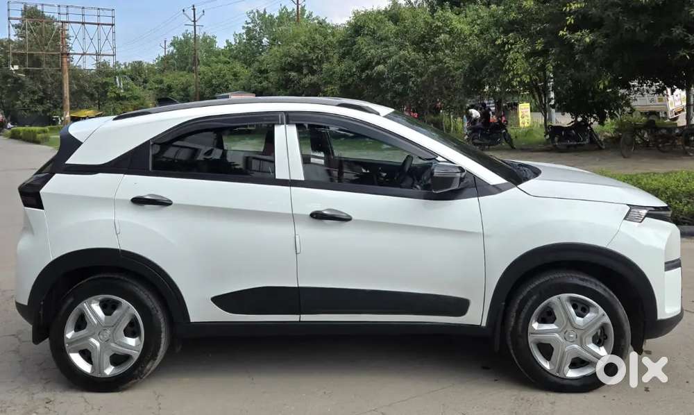 Tata Nexon Petrol Plus Icng 2025
