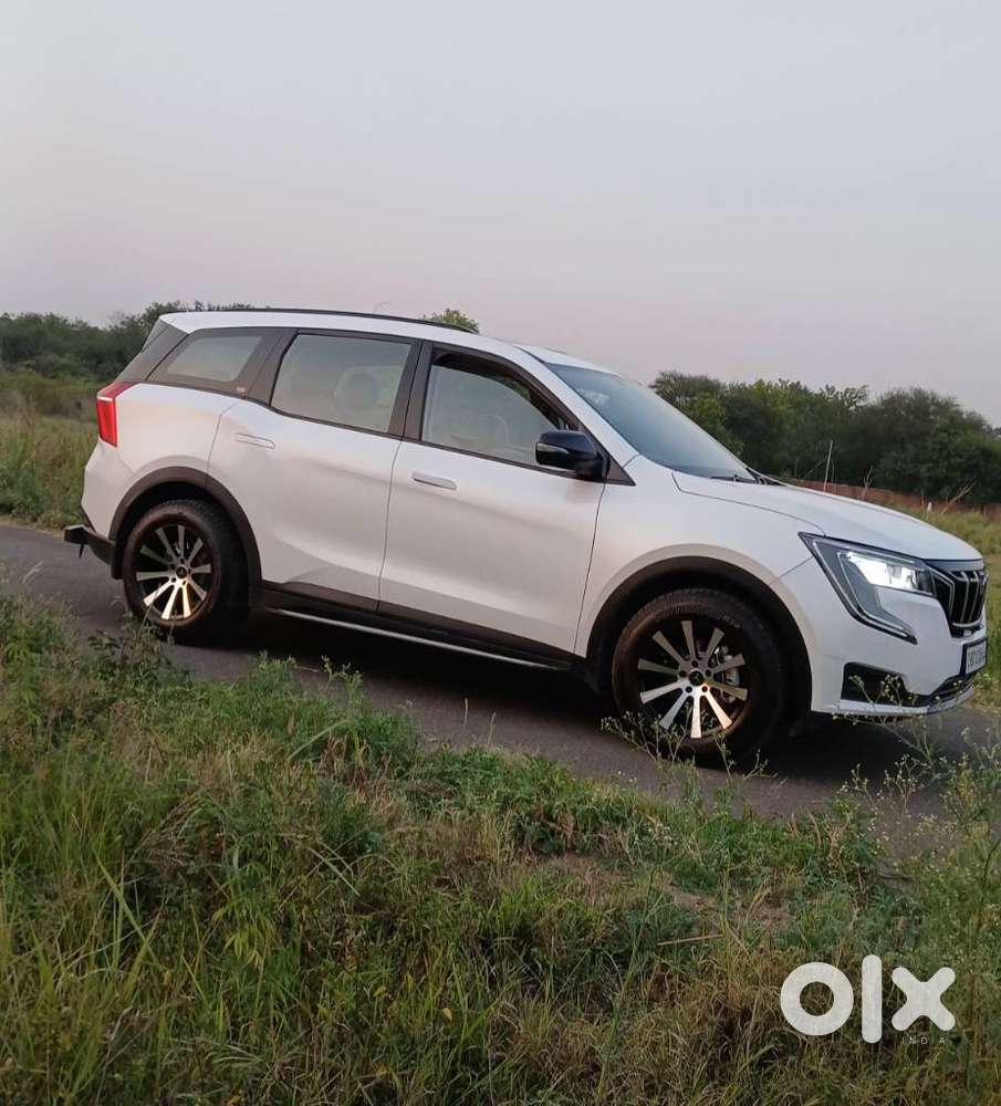 Mahindra Xuv700 2.2 Ax 5 Diesel At 7 Str, 2025, Diesel