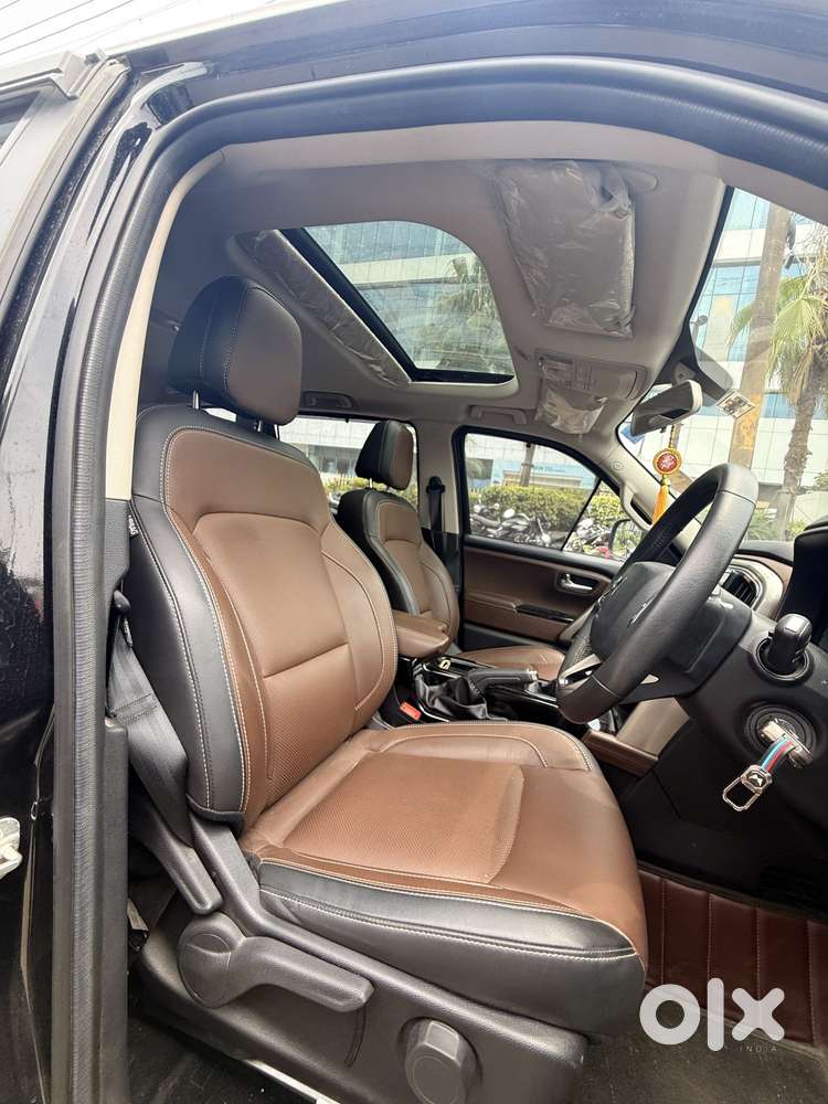 Mahindra Scorpio N Z8 Petrol Mt 7 Str, 2024, Petrol