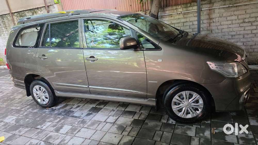 Toyota Innova 2015 Diesel Company Maintained