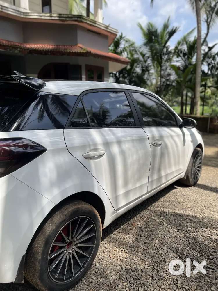 Hyundai Elite I20 2016 Diesel 160000 Km Driven