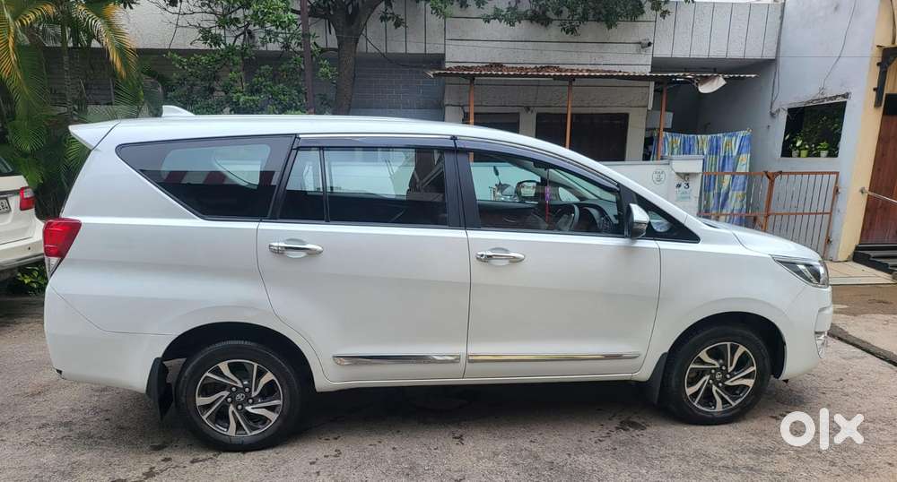 Toyota Innova Crysta 2.4 G Plus Mt 7 Str, 2025, Diesel
