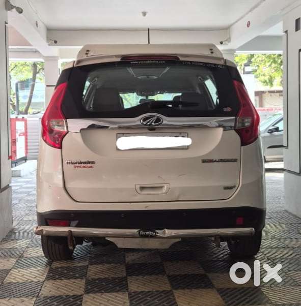Mahindra Marazzo