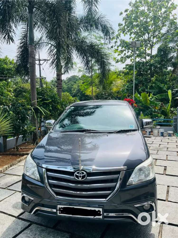 Toyota Innova 2015