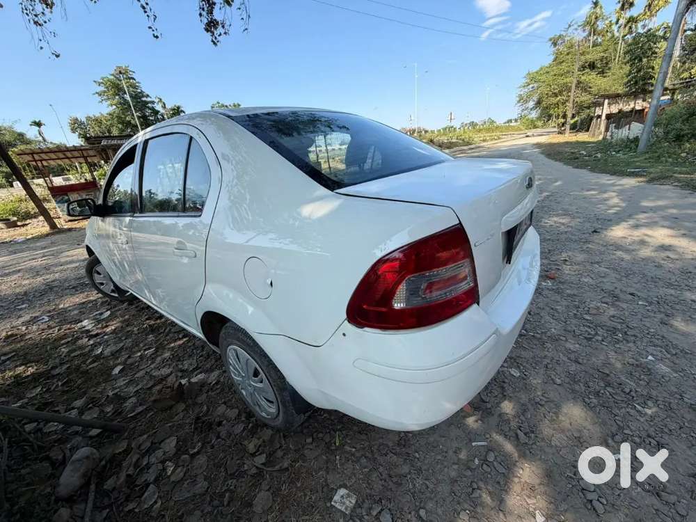 Ford Fiesta 2013 Petrol 75000 Km Driven