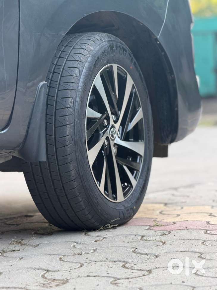 Toyota Innova Crysta [2020-ongoing] 2.4 Gx At 8 Str, 2021, Diesel