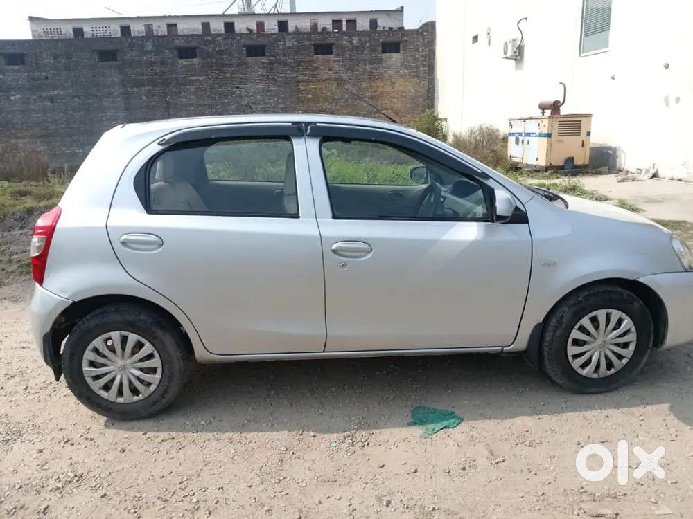 Toyota Etios Liva 2015 Diesel 75000 Km Driven, Full Insurance,tyre Ok