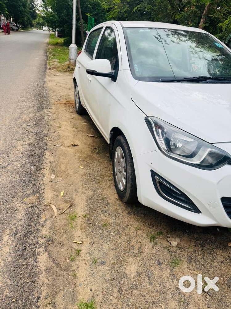 Hyundai I20 2013 Cng & Hybrids Good Condition
