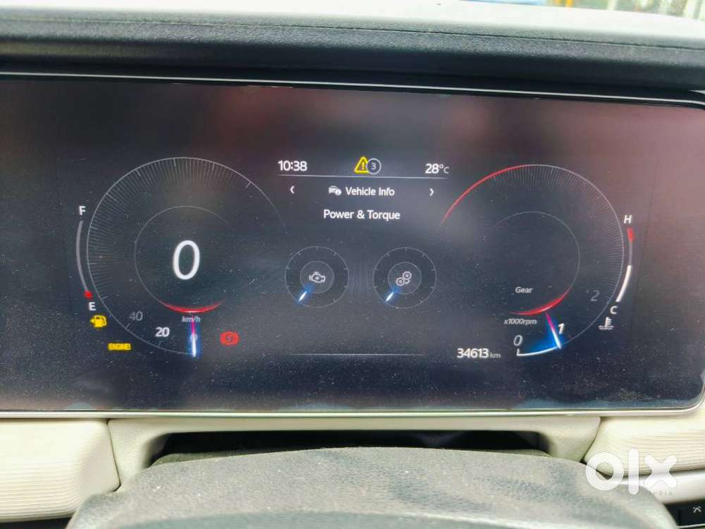 Mahindra Xuv700 2.0 Ax 5 Petrol Mt 7 Str, 2021, Petrol