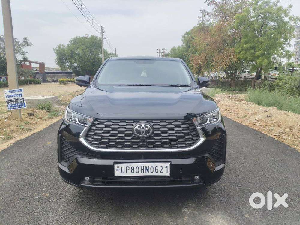 Toyota Innova Hycross 2.0 Vx (o) Hybrid 7 Str, 2025, Petrol